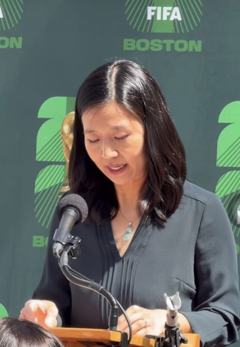 La alcaldesa de Boston, Michelle Wu, detalló los planes de la ciudad para albergar un Fan Festival de la Copa Mundial en City Hall Plaza