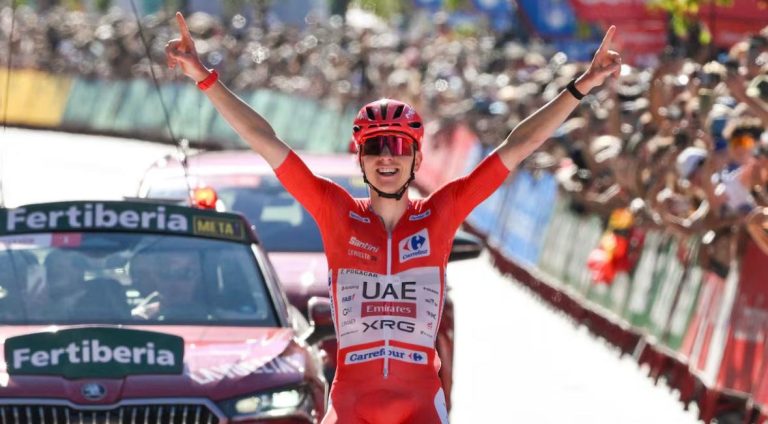 La Vuelta a España se empina y Pogačar ya obliga a todos a mirar el reloj