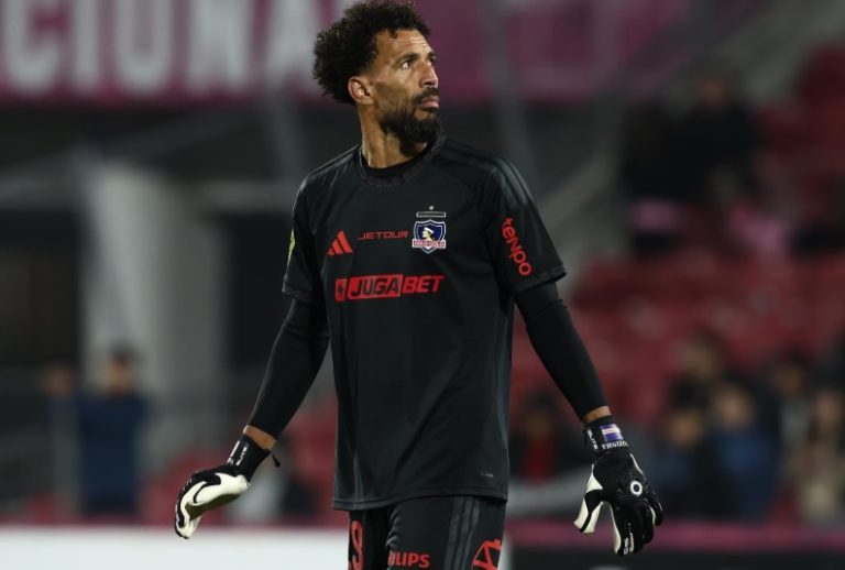 Vozinha debutó en Colo Colo: aprobado, pero con dudas