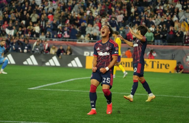 LOS REVS VAN POR EL GOLPE EN UTAH